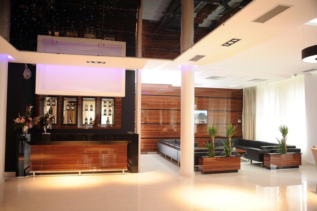 Garni Uni Elita Lux Hotel Ni Dış mekan fotoğraf