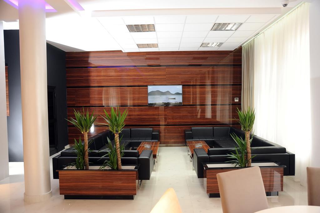Garni Uni Elita Lux Hotel Ni Dış mekan fotoğraf