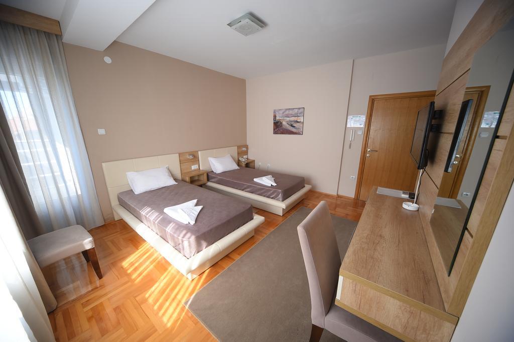 Garni Uni Elita Lux Hotel Ni Dış mekan fotoğraf